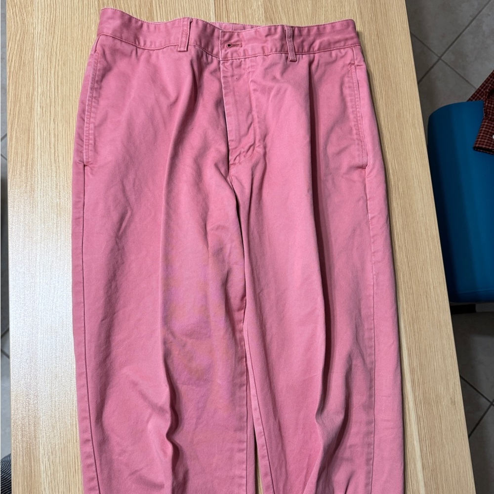 Vineyard vines, men’s light red pants. 32x30